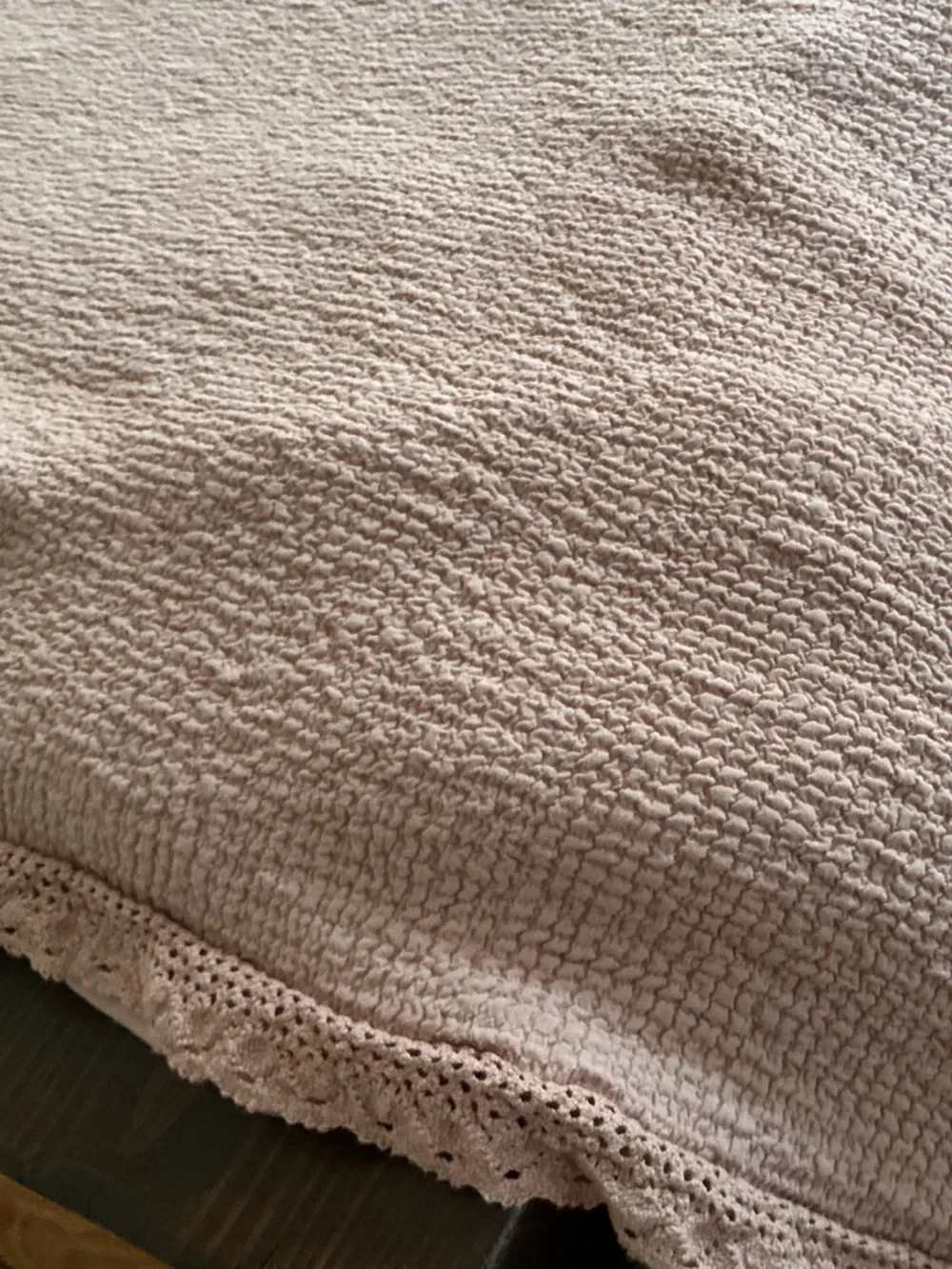 Chunky Cotton Waffle comforter w crochet trim